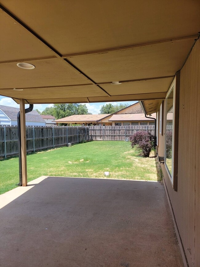 Photo - 312 Rosanne St
