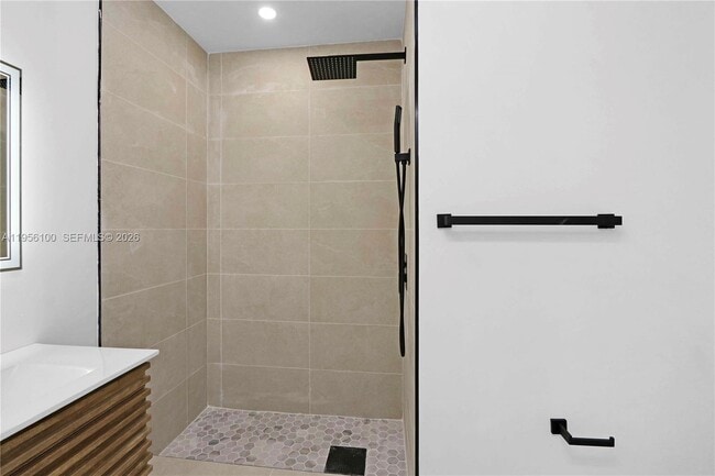 Photo - 7801 Byron Ave Unidad B