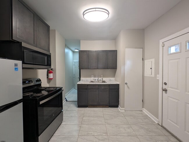 Photo - 207 Oriental Ave Unit 2