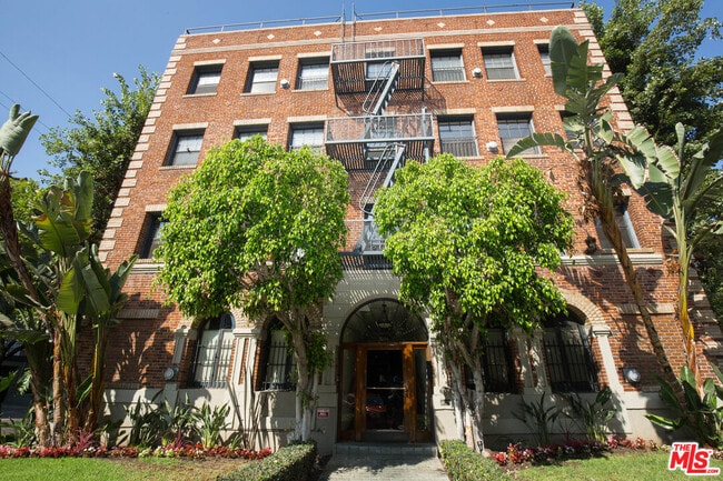 Building Photo - 361 S Detroit St Unit 405 Rental