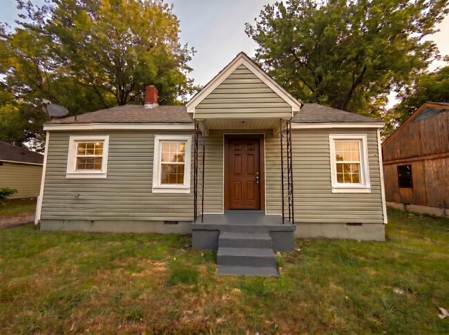 Building Photo - 518 Burlington Cir