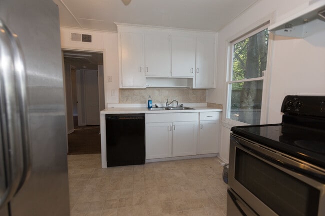 Photo - 2 BR House
