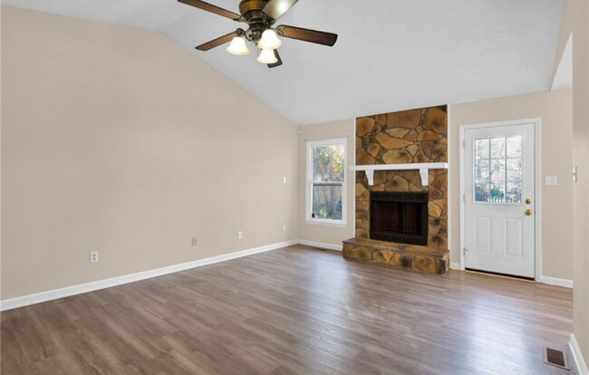 Photo - 1332 Oak Knolls Dr