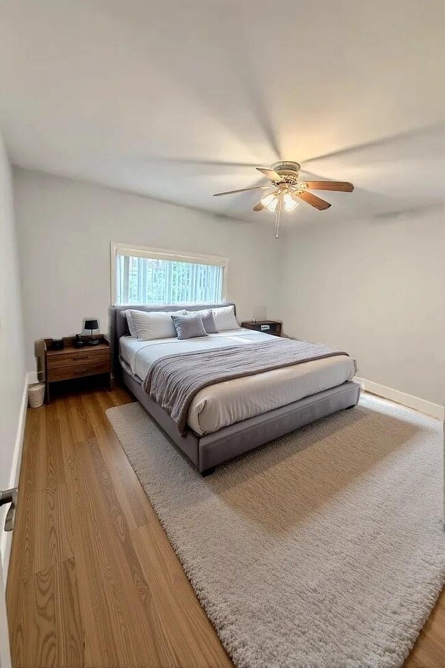 Photo - 418 W 259th St