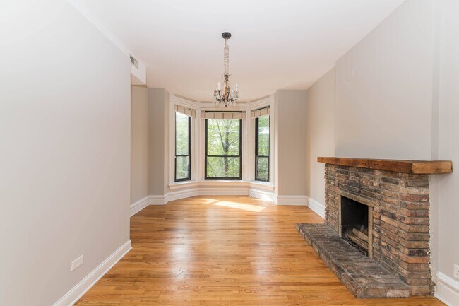 Photo - 846 W Armitage Apartments