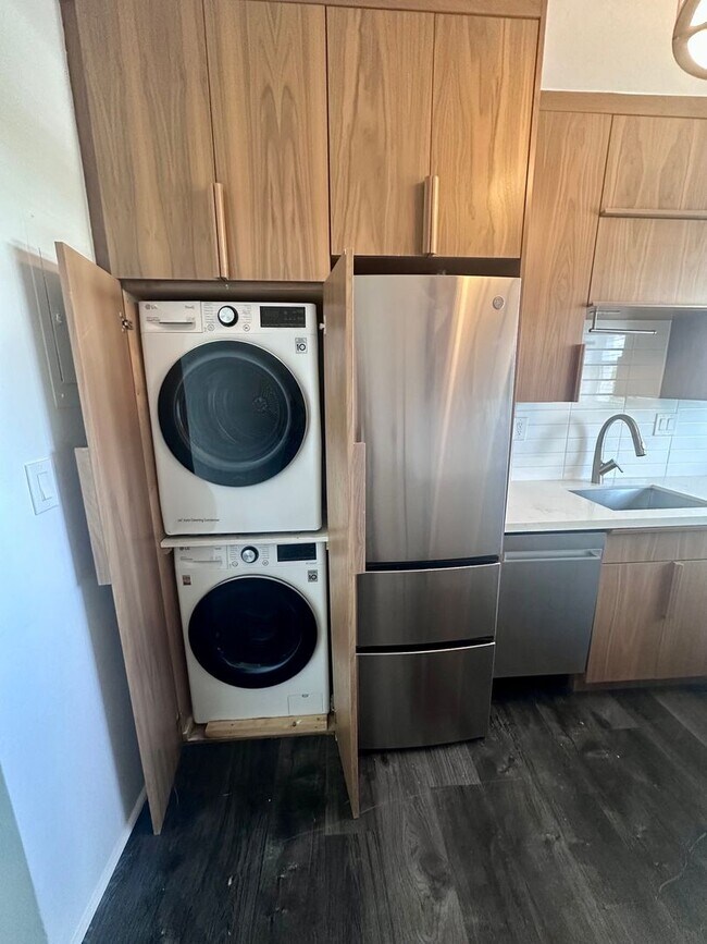 Photo - Large Updated 2BR/2BA Bath Condo - Steps from Fort Lauderdale Beach! Unidad 505