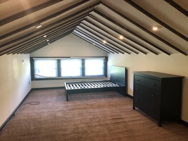 Photo - 629 N College Ave