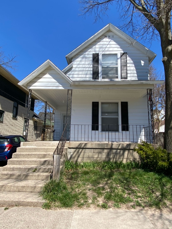 405 Carrier St NE