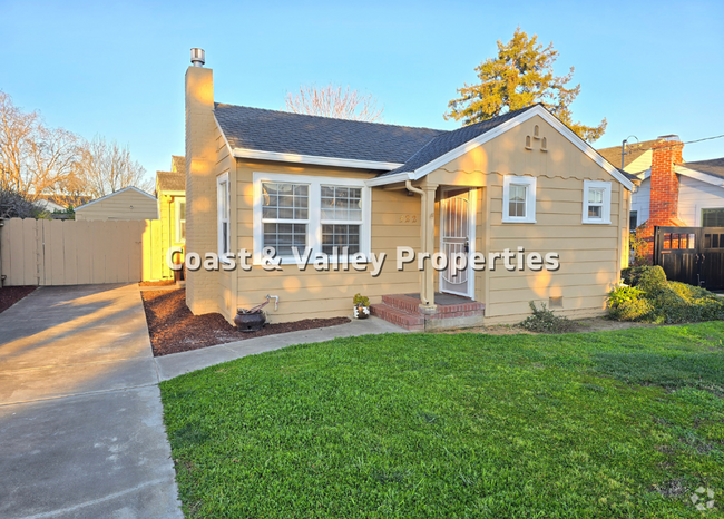 Building Photo - 3BD HOUSE IN SALINAS FOR RENT