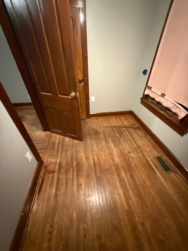 Photo - 610 E Henry St