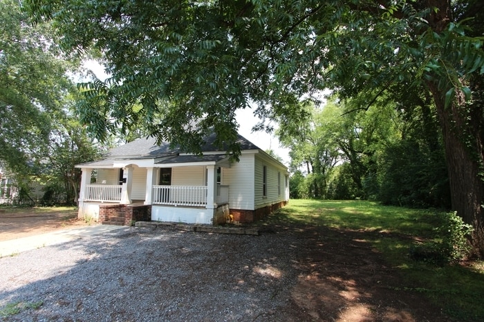 442 Hall St