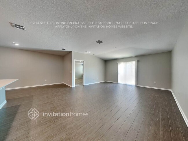 Photo - 1070 Caitlin Loop