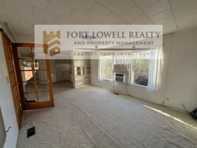 Photo - 2 Bed/1 Bath Washer and Dryer/Private Yard