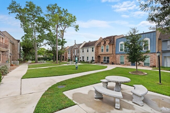 Photo - 10728 Briar Forest Dr Unit 35