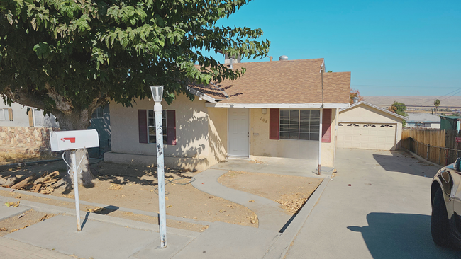 FOR LEASE | 2 Bd 1 Ba Home - FOR LEASE | 2 Bd 1 Ba Home