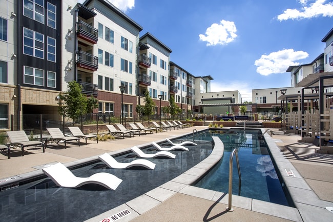 Broadstone on 9th apartments — community photo