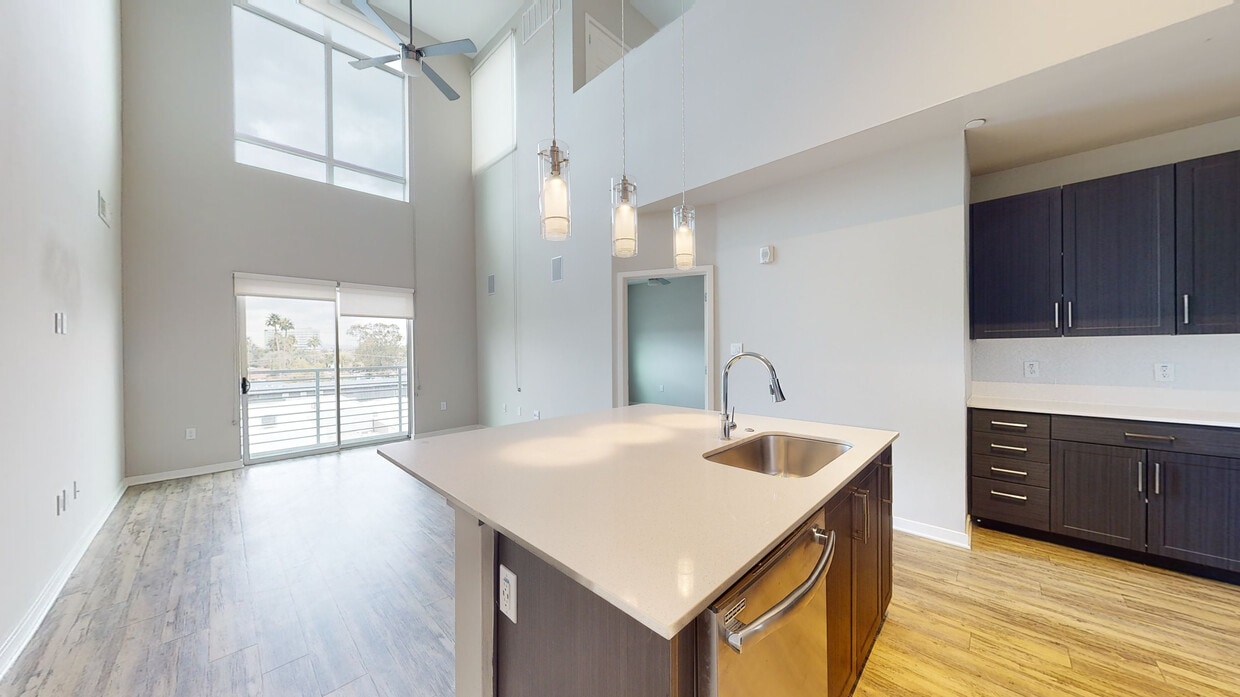 Photo - Axis Camelback Apartments