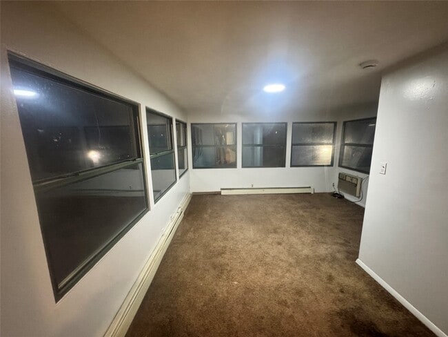 Photo - 297 Robinson St Unit 2