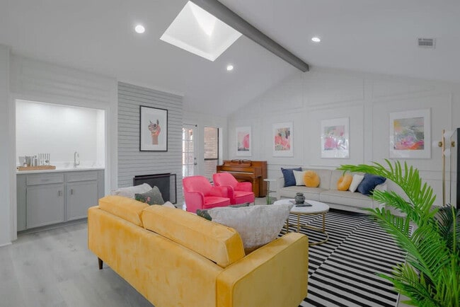 Photo - 1613 E Spring Valley Rd Unit ID1019484P