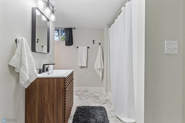 Photo - 1545 4th Ave S