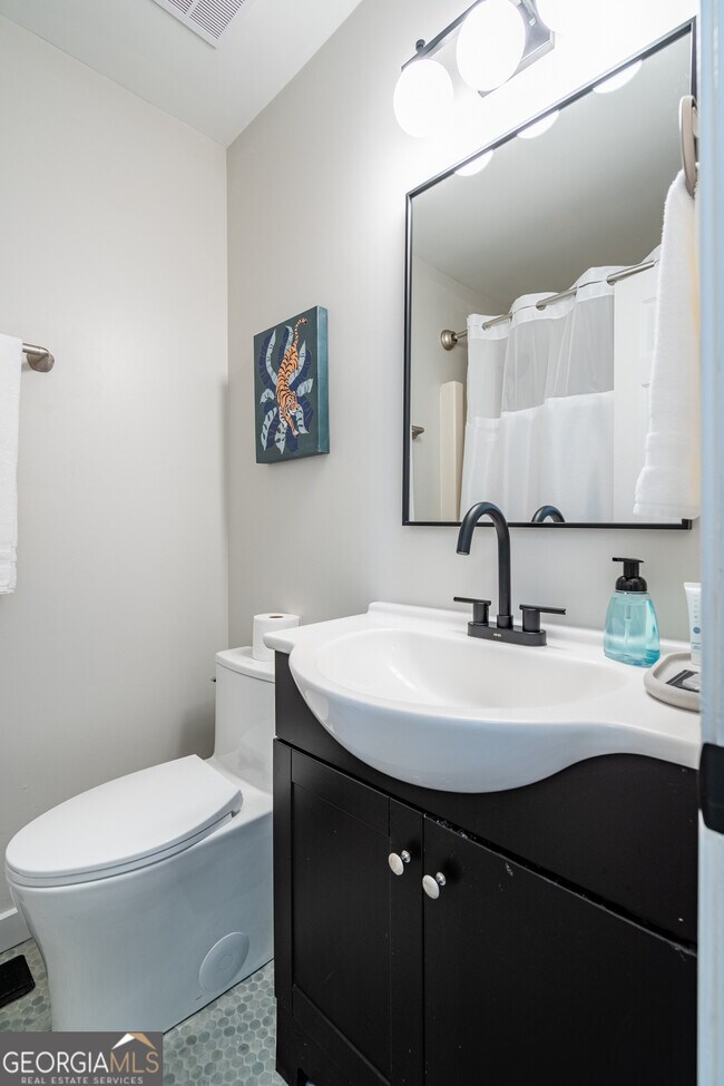 Photo - 18 Huntcliff Dr