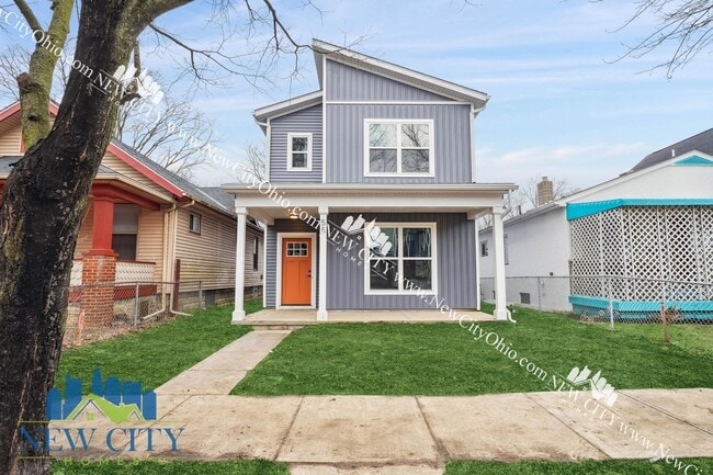 Building Photo - 3 Bedroom, 2.5 Bathroom New Build! 2 Car G...