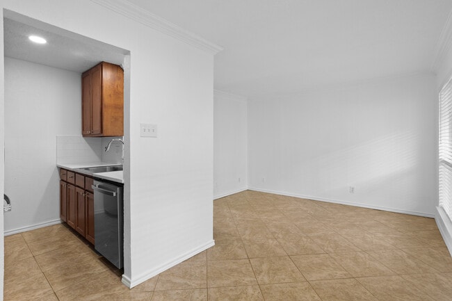 5727 Richmond