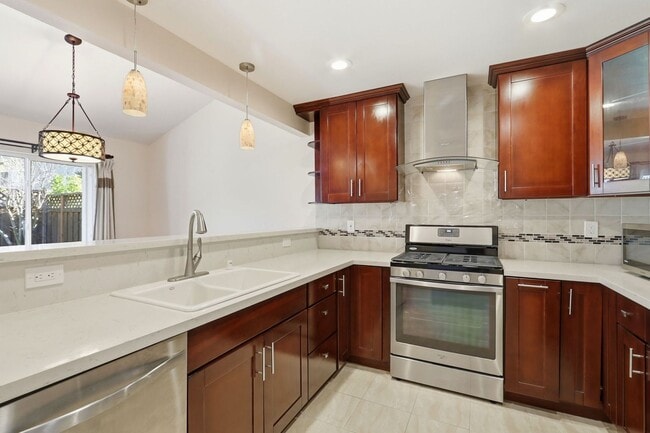 Photo - Condo, updated kitchen, garage