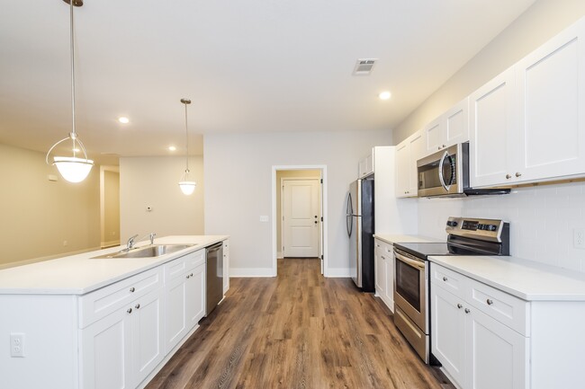 Photo - 1007 Autumns Wood Cir E