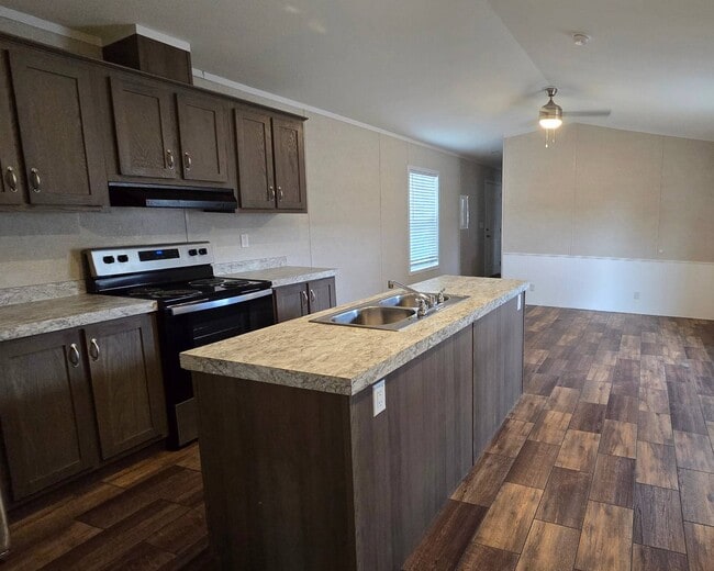 Photo - 222 Gateway Blvd