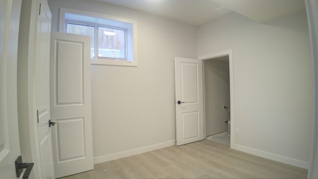 Photo - 10240-10157 157 St NW Unit BSMT 10242