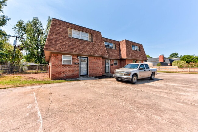 2112 Melrose Dr