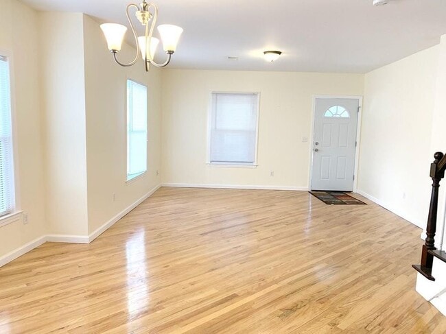 Floor 1 open concept living room, dining room, kitchen - 9 Kingsley Ave Unit 9