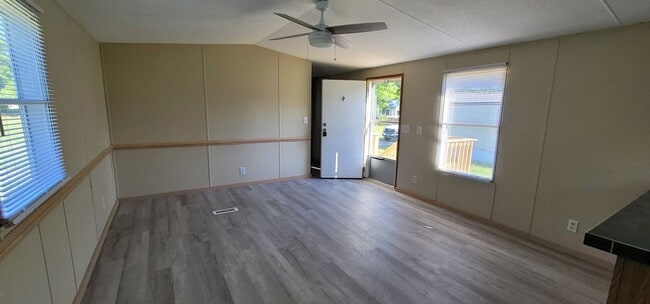 Photo - NEW LISTING!!!! Dont Miss Out