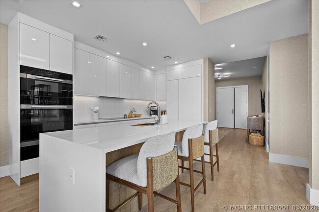 Photo - 220 Lake Shore Dr Unit 1401