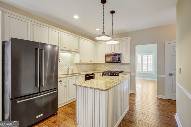 Photo - 112 Cottage Grove