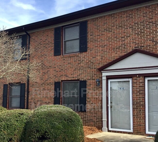 Building Photo - 285 S Herlong Ave