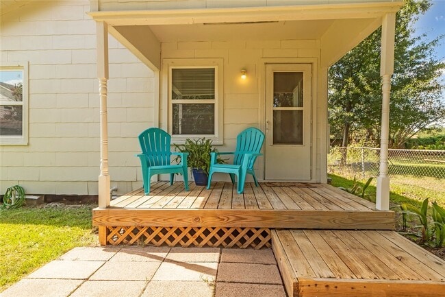 Photo - 807 1/2 Fisher Street Unit