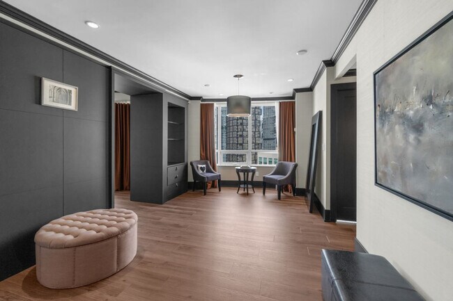 Photo - 20 Blue Jays Way Unit SI ID1403777P