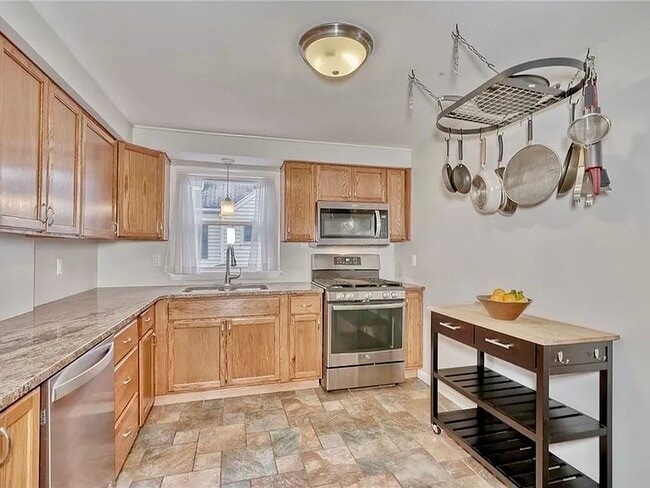 Photo - 78 Kimbark Rd