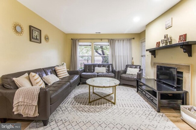 Photo - 7705 Lafayette Forest Dr