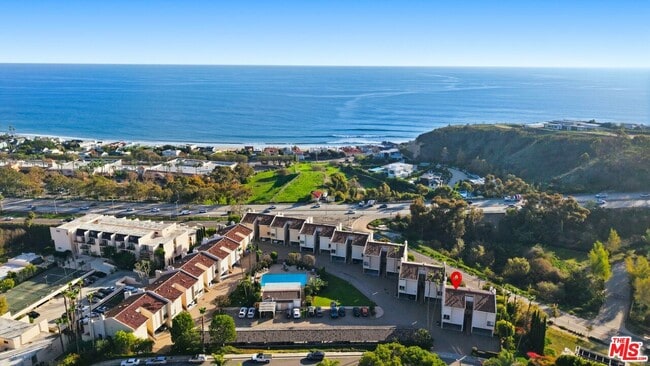 Photo - 23926 De Ville Way Unit B