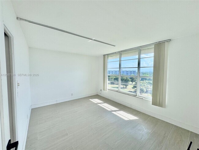 Photo - 575 Oaks Ln Unit 1008