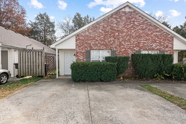 Photo - 1576 Chariot Dr