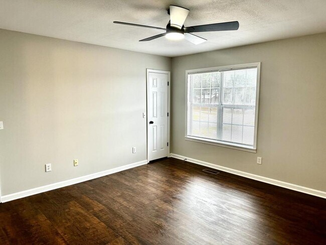 Photo - 3170 Achey Dr