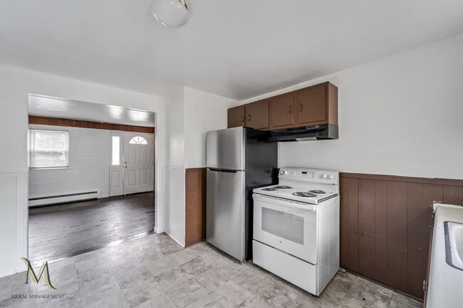 Building Photo - 39 -49 Montello Road Unit 47