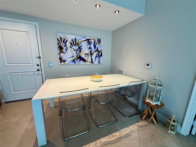 Photo - 480 NE 30th St Unit 480 NE 30th St # 1505