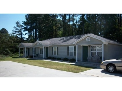 Photo - Pineview Apartments