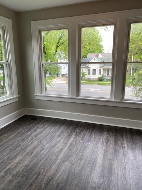 731 South Grand Ave W