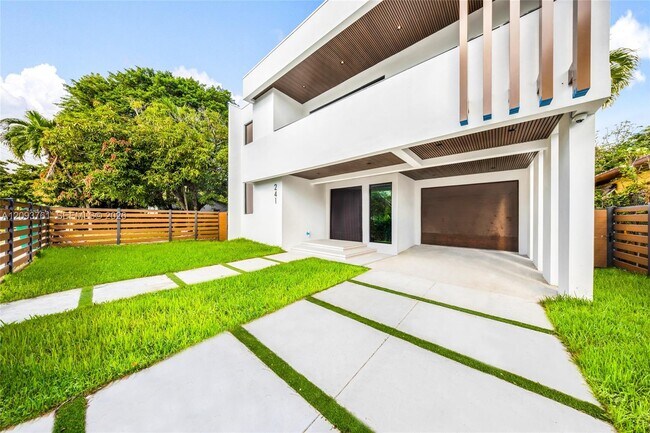 241 NW 46th St